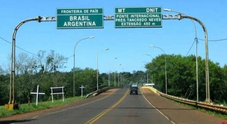 Puente internacional Tancredo Neves en Puerto Iguazú