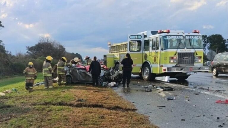 Vehículos involucrados en el accidente en la autopista Rosario-Santa Fe