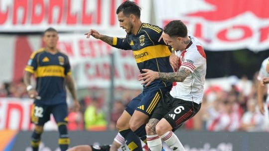 Estadio de fútbol con hinchas durante un partido del Torneo Clausura 2026