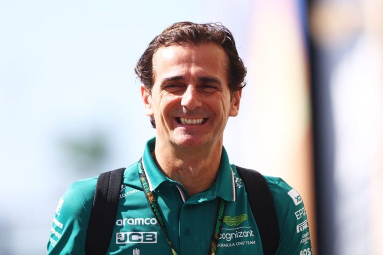 Pedro de la Rosa durante el análisis del Gran Premio de Hungría de Fórmula 1