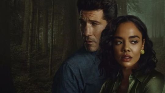 Póster de la miniserie Él y Ella con Tessa Thompson y Jon Bernthal en Netflix