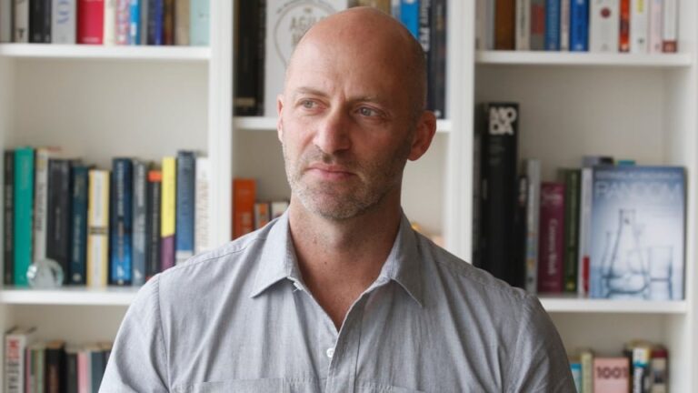 Estanislao Bachrach en entrevista