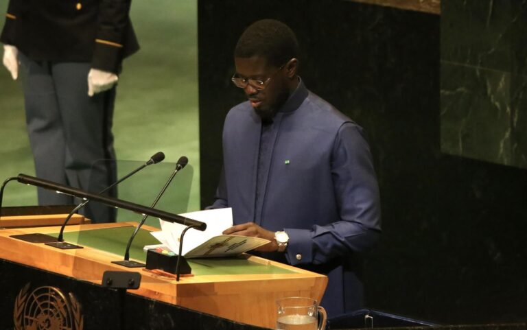 Presidente de Senegal Bassirou Diomaye Faye durante un discurso