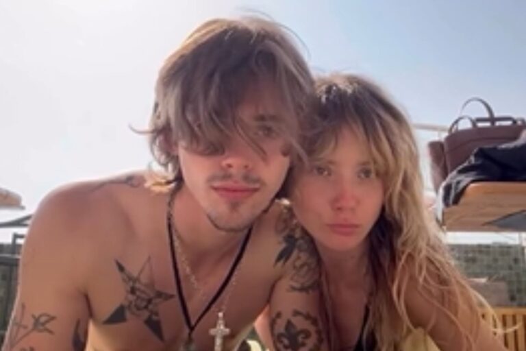 Felipe Fort abrazado a su novia Mary Di en Málaga