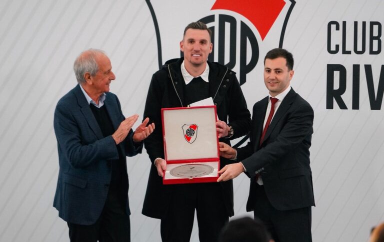 Franco Armani en conferencia de prensa de despedida de River Plate