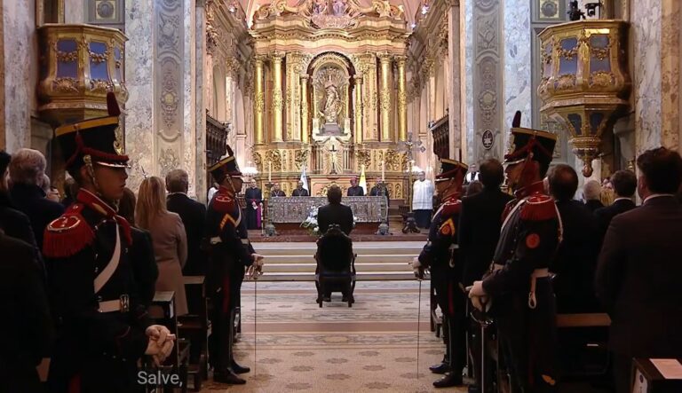 Arzobispo Jorge Ignacio García Cuerva durante el tedeum del 9 de Julio en la Catedral Metropolitana