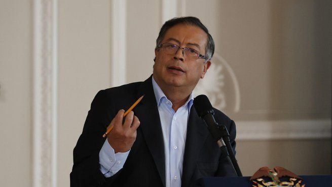 Gustavo Petro y Abelardo de la Espriella en contexto de transición presidencial
