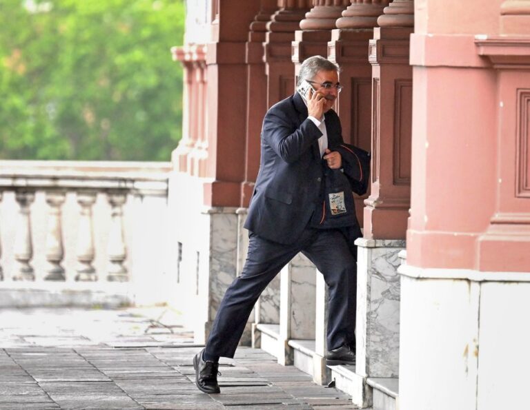 Raúl Jalil, gobernador de Catamarca, durante una declaración sobre las PASO