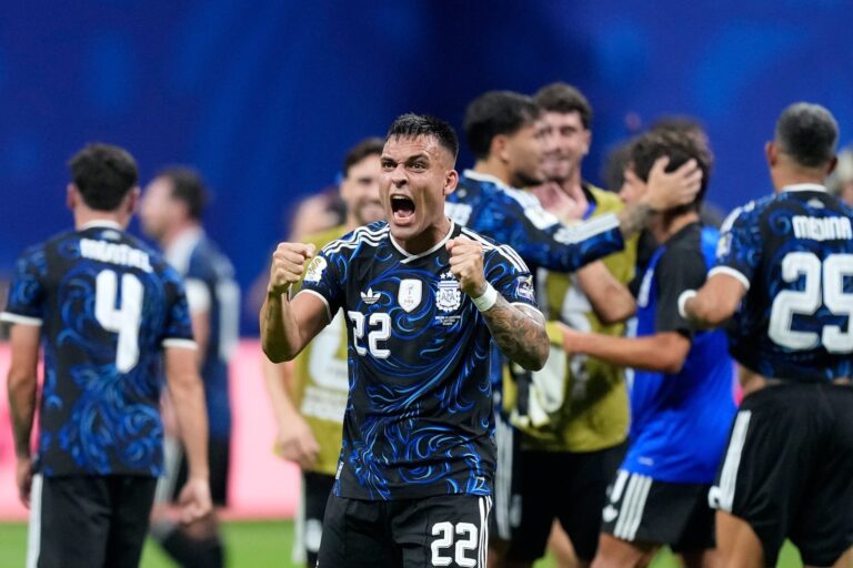 Lautaro Martínez celebra su gol ante Inglaterra en la semifinal del Mundial 2026