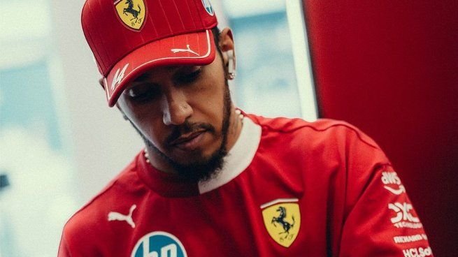 Lewis Hamilton en boxes durante el Gran Premio de Bélgica