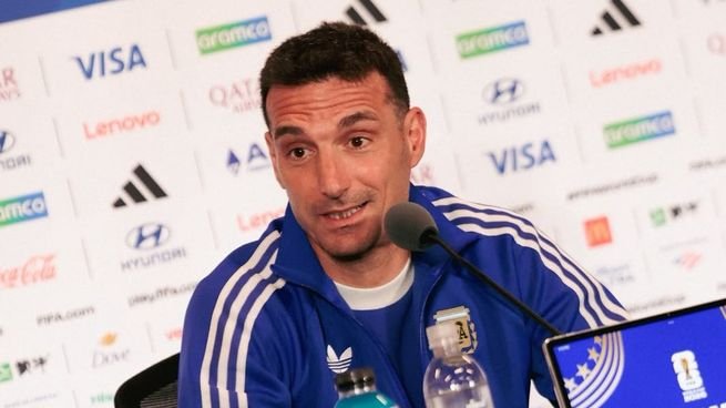 Lionel Scaloni en conferencia de prensa tras la victoria de Argentina ante Inglaterra