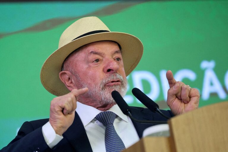 Lula da Silva hablando en un acto partidario en Brasilia