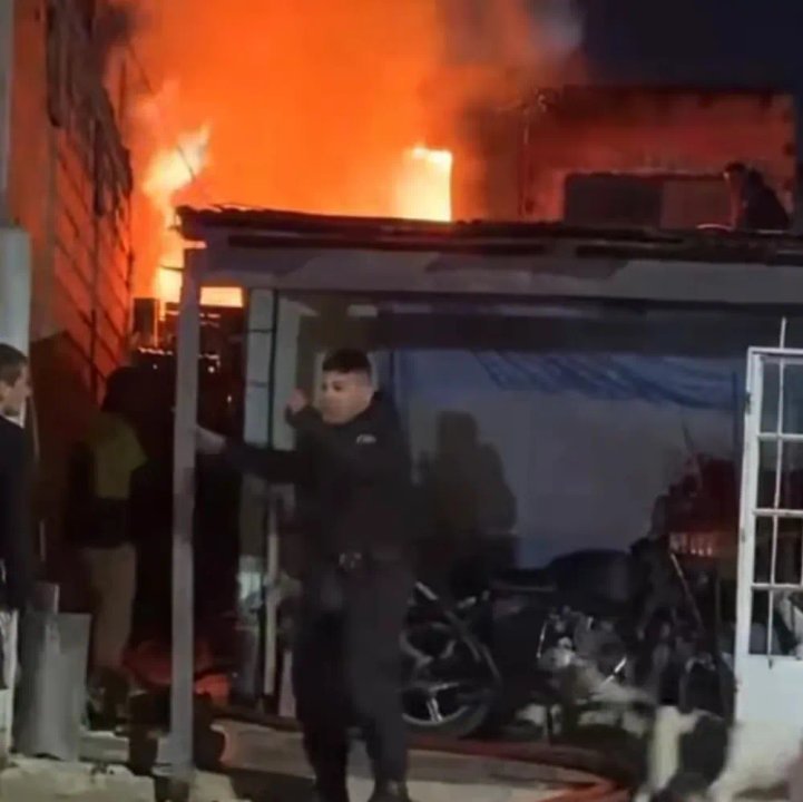 Vivienda destruida por incendio en Pablo Nogués