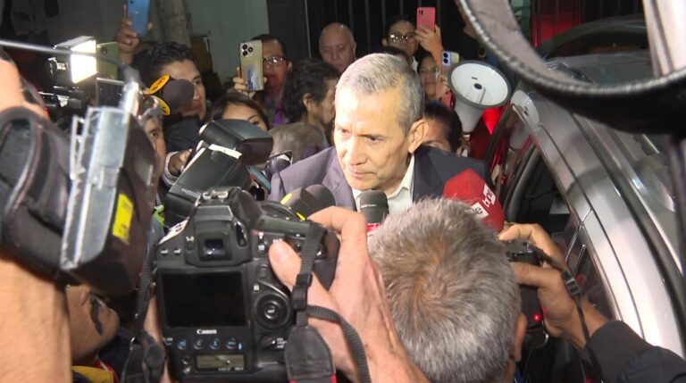 Ollanta Humala en exteriores del penal Barbadillo