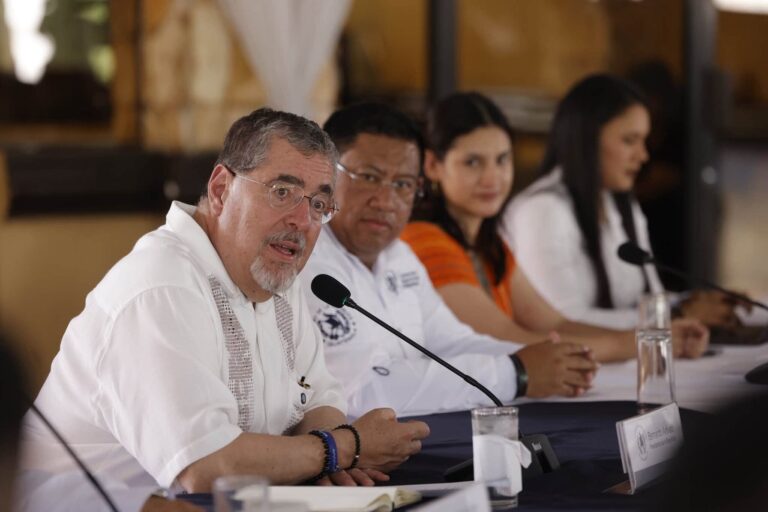 Presidente Bernardo Arévalo durante reunión de seguimiento del Gobierno Departamental en Chiquimula