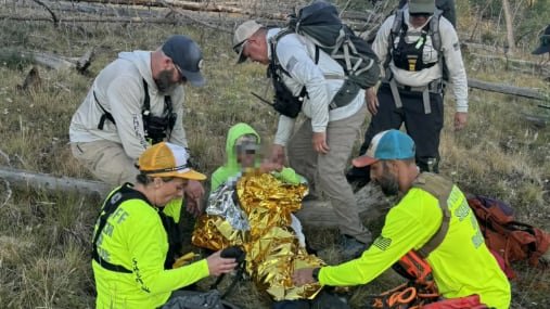 Vista del Gran Cañón con equipos de rescate en operativo