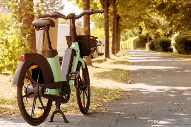 Ron DeSantis vetó ley de control de velocidad para e-bikes en Florida