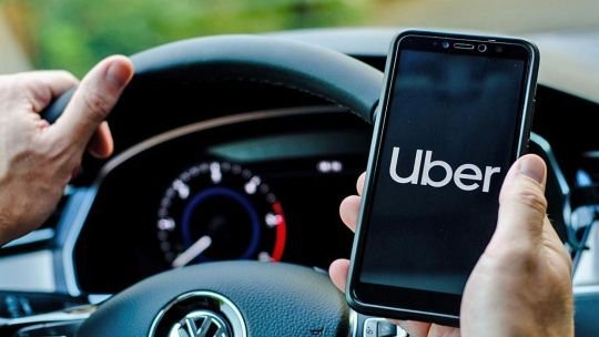 Publicación humorística de Uber Argentina en redes sociales sobre el partido Argentina vs Inglaterra