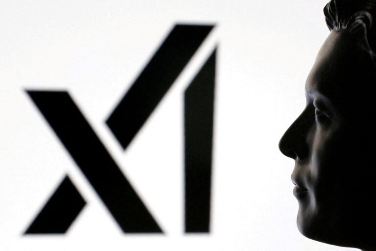 Logotipo de xAI en una pantalla