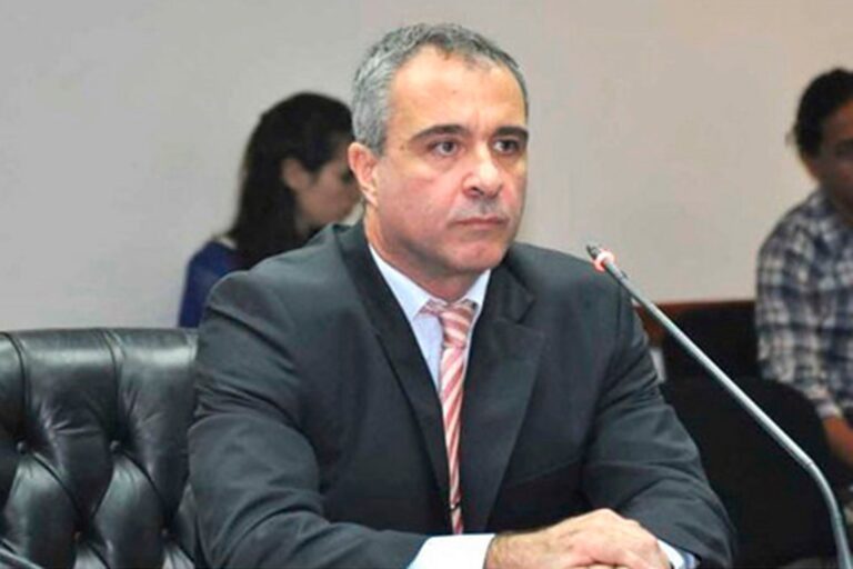 Adrián González Charvay, juez federal de Campana