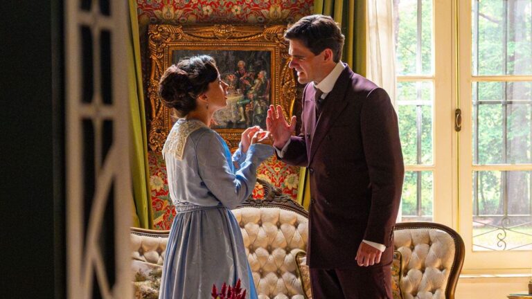 Escena de La Promesa con Martina y Jacobo