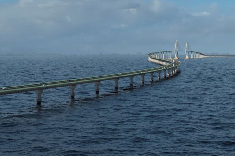 Vista aérea de la Bahía de Todos los Santos en Salvador, Brasil, donde se construirá el puente