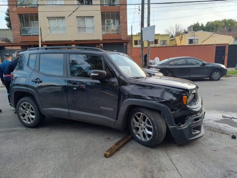 Policía Bonaerense en la zona de Caseros durante el operativo
