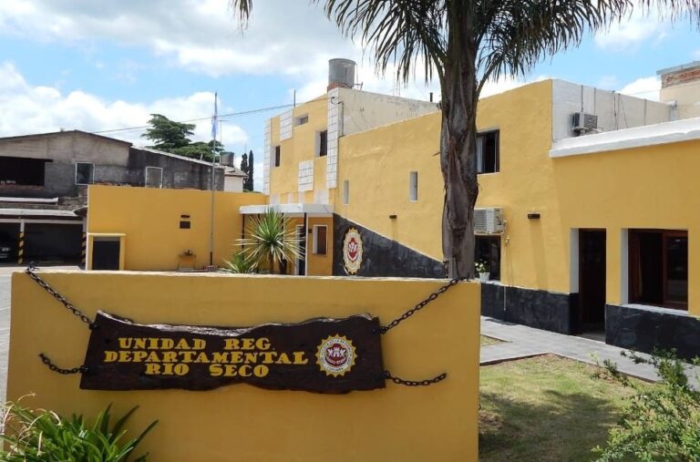 Sede de la departamental policial de Río Seco