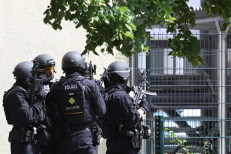 Fotografía ilustrativa del incidente en la escuela de Gosen-Neu Zittau, Alemania