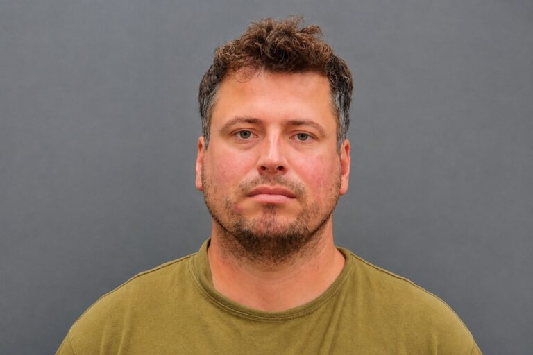 Exagente del FBI acusado de desviar criptomonedas