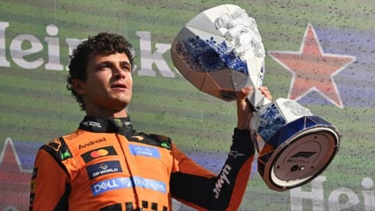 Lando Norris celebrando la victoria en el GP de Países Bajos