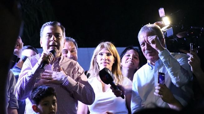 Votantes en una escuela de Santiago del Estero durante las elecciones municipales del 2 de agosto