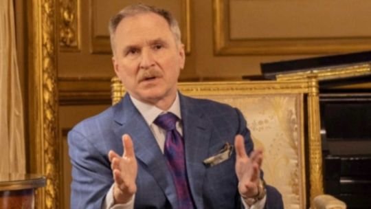 Peter Lamelas, embajador de Estados Unidos, en una entrevista televisiva