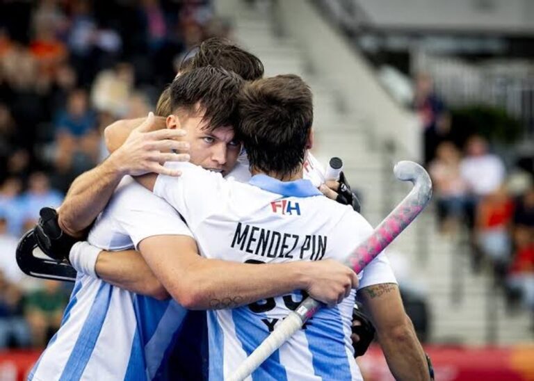 Los Leones celebran la victoria ante Nueva Zelanda en el Mundial de hockey