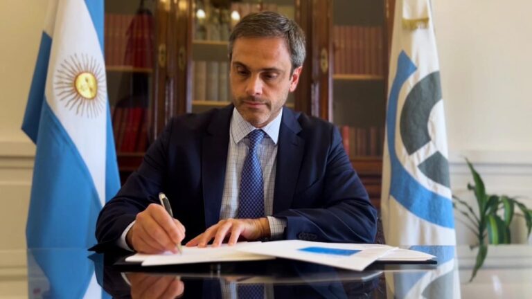 Guillermo Michel en sesión legislativa