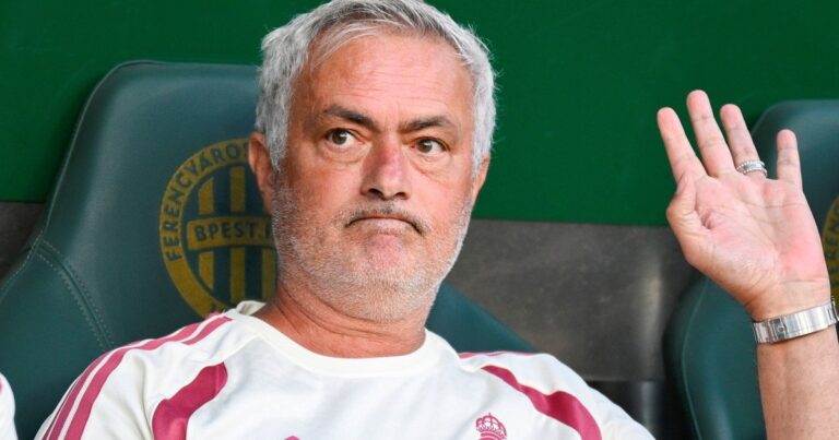 José Mourinho en un partido de fútbol