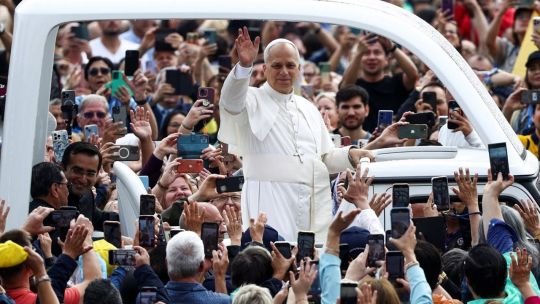 Papa León XIV durante una ceremonia religiosa