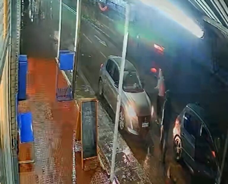 Lugar del incidente en la intersección de las calles Calderón de la Barca y Tinogasta, González Catán