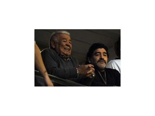 Diego Armando Maradona en un acto público