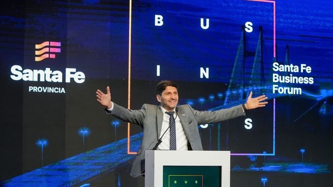 Maximiliano Pullaro durante la apertura del Santa Fe Business Forum en Rosario