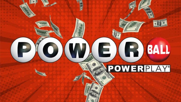 Boleto de Powerball con los números ganadores del sorteo del 12 de agosto de 2026