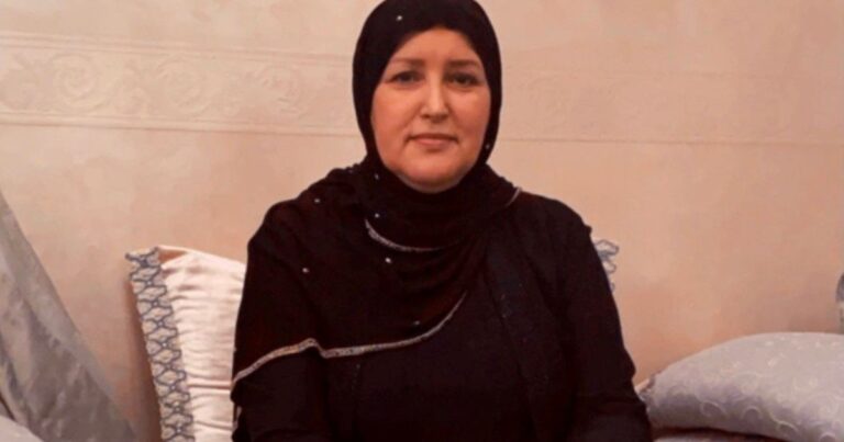 Sabah Hamed en su casa de Ceuta, punto de ayuda humanitaria