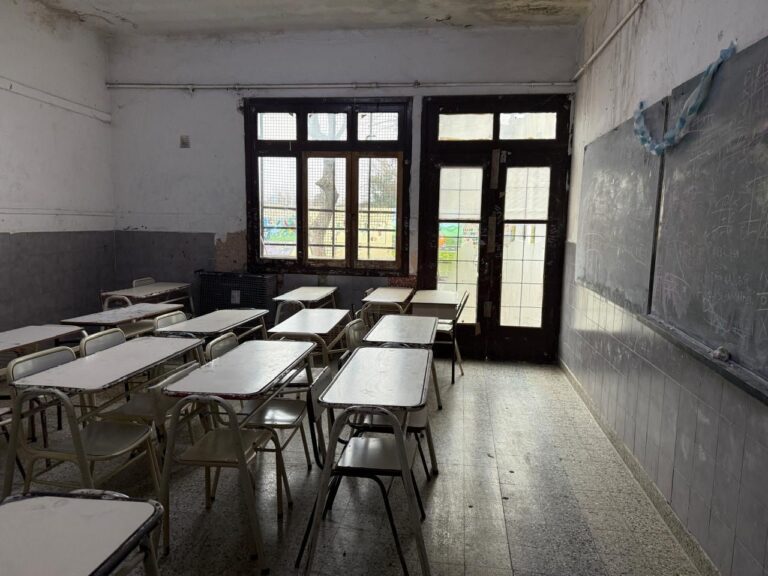 Docentes en una escuela argentina durante una jornada de clases