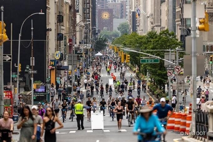 Calle de Manhattan cerrada para peatones durante Summer Streets