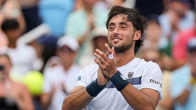 Thiago Tirante durante su partido contra Jakub Mensik en el Masters 1000 de Cincinnati