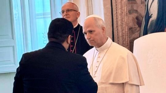 Representantes de la CGT y la UTEP durante el encuentro con el papa León XIV en el Vaticano