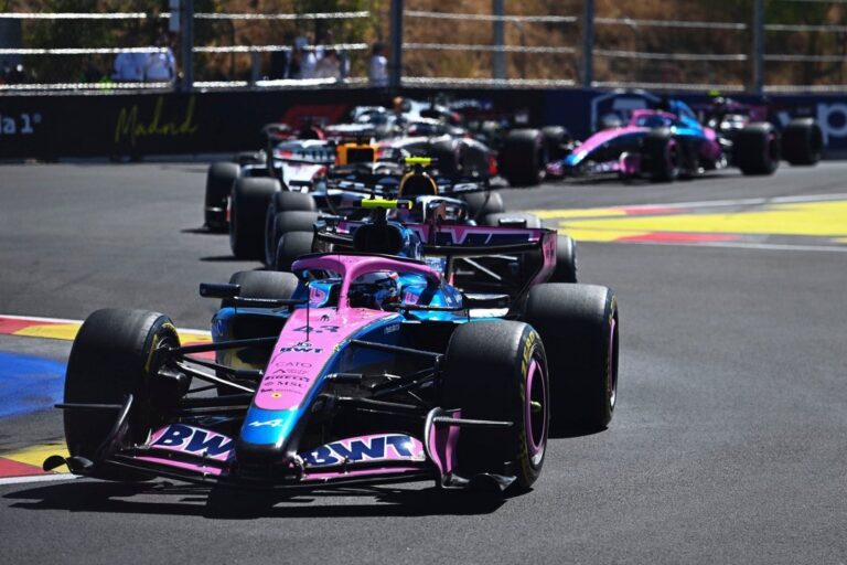 Franco Colapinto durante las prácticas libres del Gran Premio de Azerbaiyán de Fórmula 1