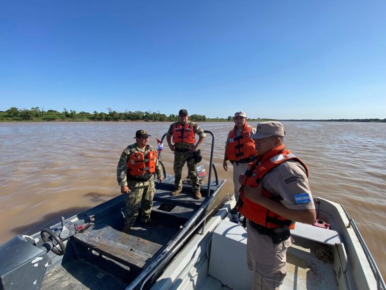 Operativo de Prefectura Naval Argentina en el río Paraná