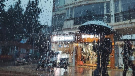 Cielo nublado y lluvia en la Ciudad de Buenos Aires