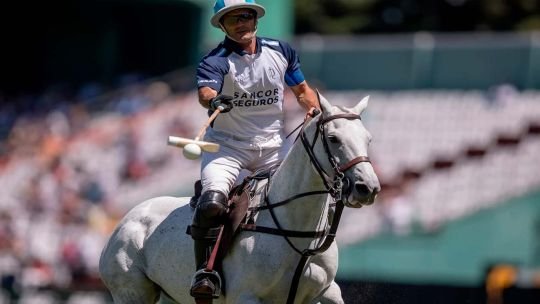 Adolfo Cambiaso durante un partido de polo